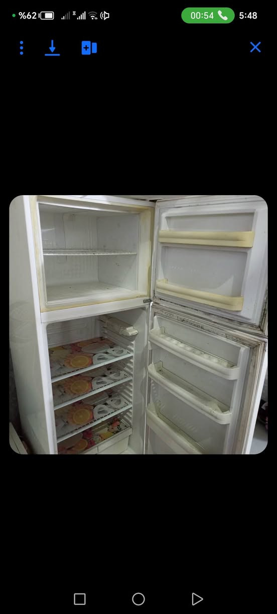 ثلاجه شغاله ومبدل ماطر وسعر 160 وبيه مجال ***********
