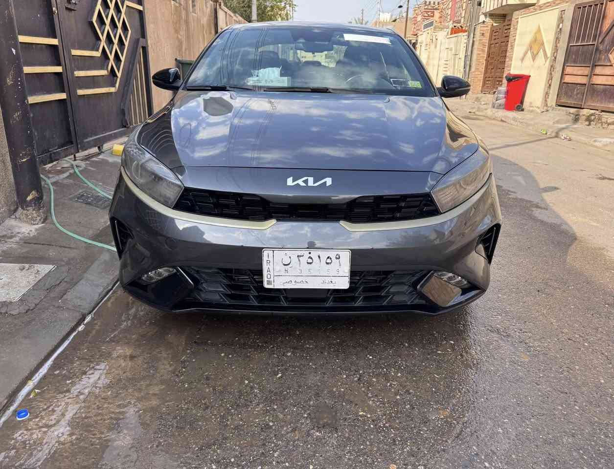 بسم الله 
كيا فورتي موديل 2022 بس دخولها 2023
السيارة باسمي شخصيا تحويل مباشر 
ماشيه ((37 الف )) فقط
فول مواصفات ماعدا الفتحة
شاشة كبيرة ابل كار 
تحديد مسار 
بصمة تشغيل 
بصمة ابواب
اشارة ترحيب
تشغيل عن بعد
اشاير بالمري
توقف ذاتي
رادارات 360 درجة
صندوق ذكي يفتح عند الاقتراب
لد امامي خلفي
محرك 2000 دوش 
ارضيه مغلفة 
مابيها اي نقص السيارة 
حادثها فقط جاملغ خلفي يعني قطعه وحده صبغ
صور الحادث موجودة مع الصور
العنوان الانبار الفلوجة 
***********
السعر 163 وبيها مجال

