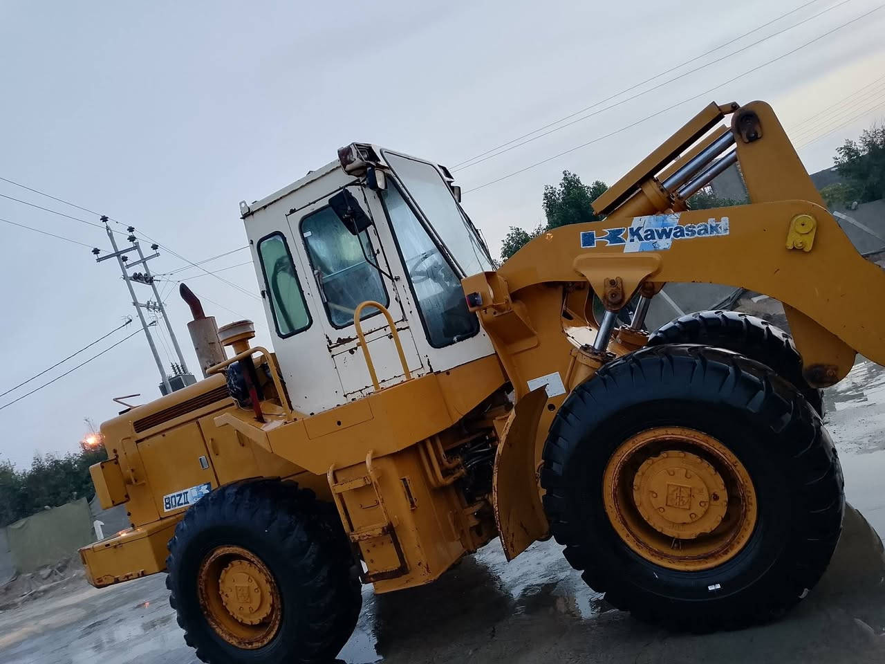 شفل 80داشتوا موديل ٨٩ رقم انكليزي بسمي لبيع 
***********
