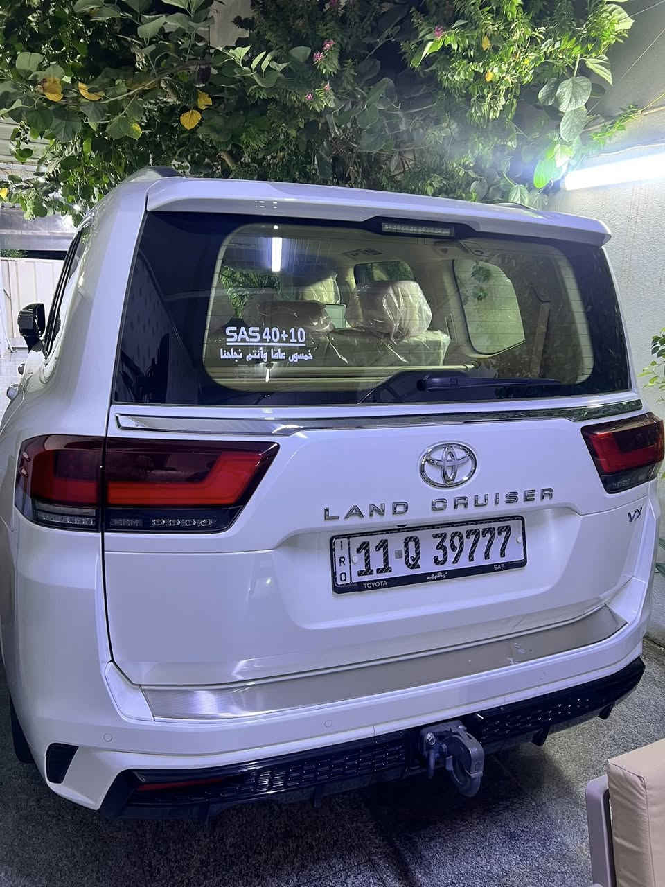 سلام عليكم لاندكروز VX 2024 ساز  تحت الضمان ماشية 6 الف زيرو مكفولة من الشخط والرصعة بدون اي ملاحظة باسمي فول مواصفات كراسي خلفية كهرباء كرسي ميموري مكان السيارة الكاظمية السعر 75,000$ هاتف ***********/***********
