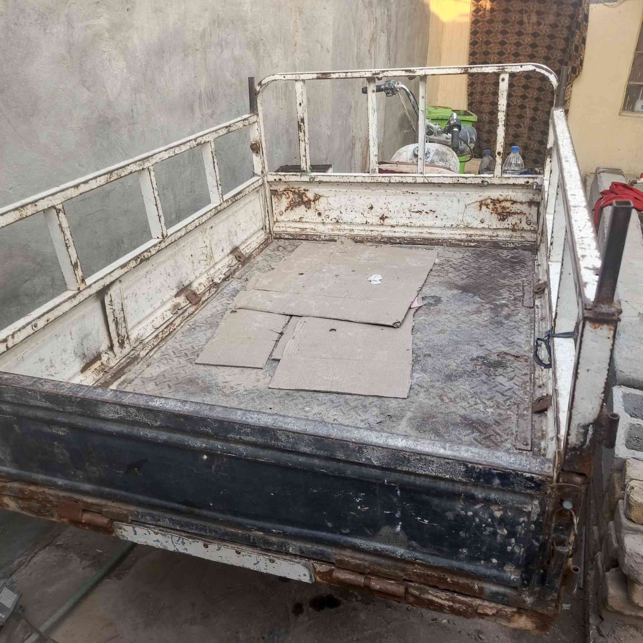 ستوته كلك للبيع مكاني شارع المعمل مكفوله من كلشي  عشاير تجي تاخذها من البيت السعر ٤٥٠ وبيها مجالشغاله مال عمل الاتصال ***********
