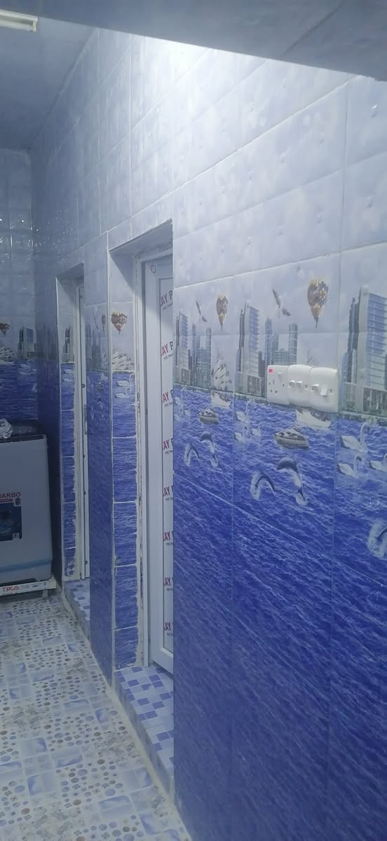 للبيع ... مستعجل
دار مساحة 400 متر
طابقين 
الطابق الأول جاهز سيراميك ارضيه وجدران
الطابق الثاني مسقف غير كامل من ابياض و ارضيه
ديوان كبير 
هول 
صحيات داخلية  منفصلة
صحيات خارجية سيراميك
مطبخ
حولي 
كراج كبير 
ترك خلف الدار واحد متر ونص
ترك جانب الدار واحد متر
الدار مسجل في البلدية 
العنوان / بروانه - حي الشرطة
السعر / 70 مليون ويرهم نظام القسط حسب الاتفاق
للاستفسار : مراجعة المكتب او الاتصال على الارقام التالية ...
***********
***********
بإدارة : ابو مريــــــــــــــم
🌹🌹🌹🌹🌹🌹🌹🌹🌹🌹
