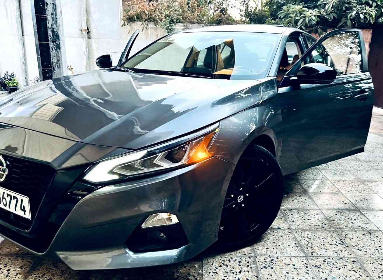 نيسان التيما 2022 ( SR Midnight )

فئه خاصه : رياضيه SR(MID NIGHT) 
(مكان السياره موصل)

بدون ايرباك 100‎%‎
بدون صبغ حادث خفيف 
بيها حالوب خفيف ما يبين بالعين 
خشم البوند معدل pdr شغل درجة اولى 
المواصفات.. 
فول 1/1 
سلايد روف 
بصمة تشغيل
بصمة أبواب 
تشغيل عن بعد     
شفتات ستيرن 
دبل جام عزل فول 
كشن جلد + مخمل 
تدفئة بالكشنات 
كشن كهرب 
داخل مطعم فايبر كاربون     
لايت زينون                                             
 لد داخلي و خارجي مع الترحيب
اشاير بالمري 
توقف ذاتي مانع الاصدام 
مثبت سرعه مع تحديد المسار
دواخل اسود  
 رادارات مع توقف ذاتي
نقطه عمياء 
تحكم ستيرن 
شاشه كبيره 
ويل كروم  ١٩ اسود  بلادي
بلوتوث
حساس خلفي
شاشة عطلات
حساس اطارات 
حجر بيئة شرط 
ماشية 39 الف ميل 
محرك 2.5 تنفس طبيعي 
رقم اربيل
***********
