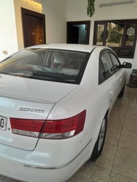 سونتا موديل 2010 خليجي السعر 125بيه مجال قليل استفسار عل رقم 078318617...