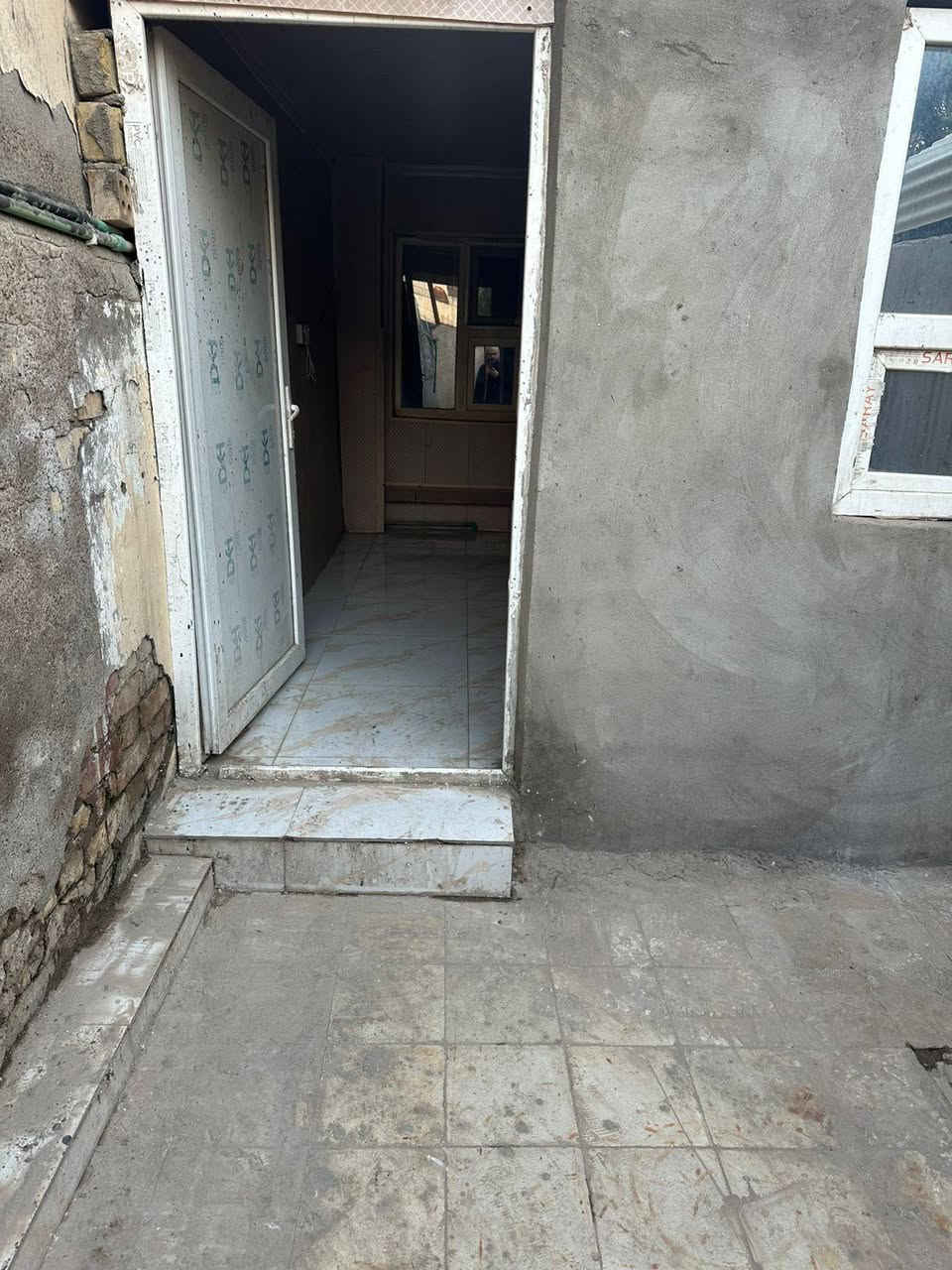 السلام عليكم.... مشتمل للإيجار مشتمل نضيف ومرتب بي غرفتين ومطبخ وصحيات موقعة سبعة نيسان خلف دائرة المرور للاستفسار رقمي ***********
