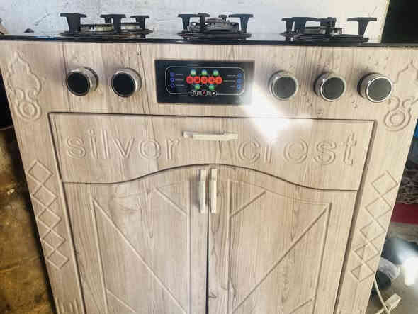 طباخ البيع كلش حلو ونضيف سعر ١٣٠بيه مجال تواصل خاص او ***********
