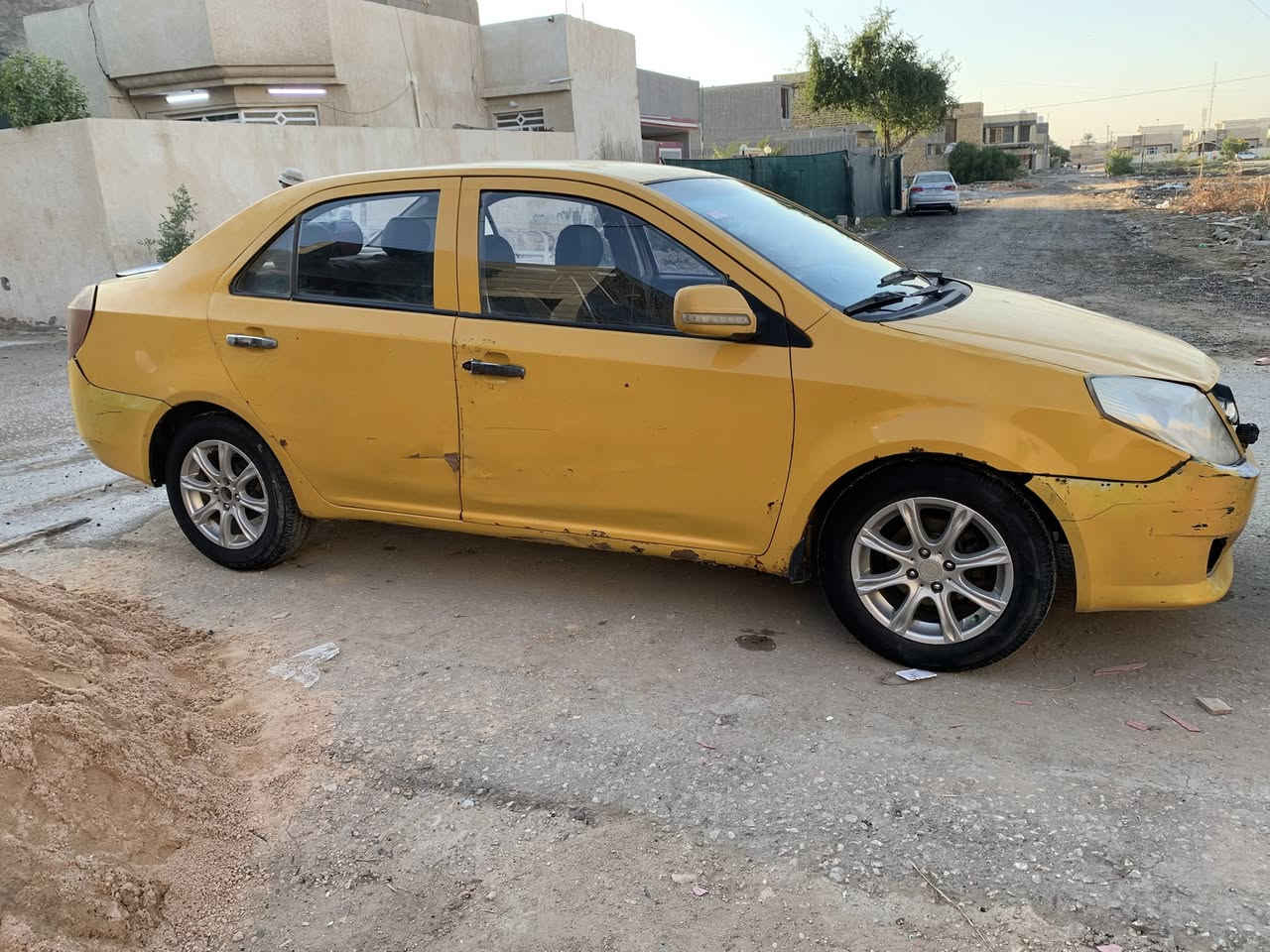 السلام عليكم جيلي ام كي ٢٠١٠
محرك كورلا شد جديد قبل اسبوع كير عادي مشط وباور جدد حداديه ٧٠ ٪؜كهربائيات شغاله جام كهرباء كله شغال سنويه نافذه ب٢٠١٦ وعليها هيئه ٤٠٠ الف  السعر ((((٢٢ )))وقابل للتفاوض على موضوع الهيئه والسنويه 
مشتريها من المالك مباشر وموجود مالكها ويريد مداور 
مكان السياره الحله شارع ٨٠ مال كربلاء 
***********
