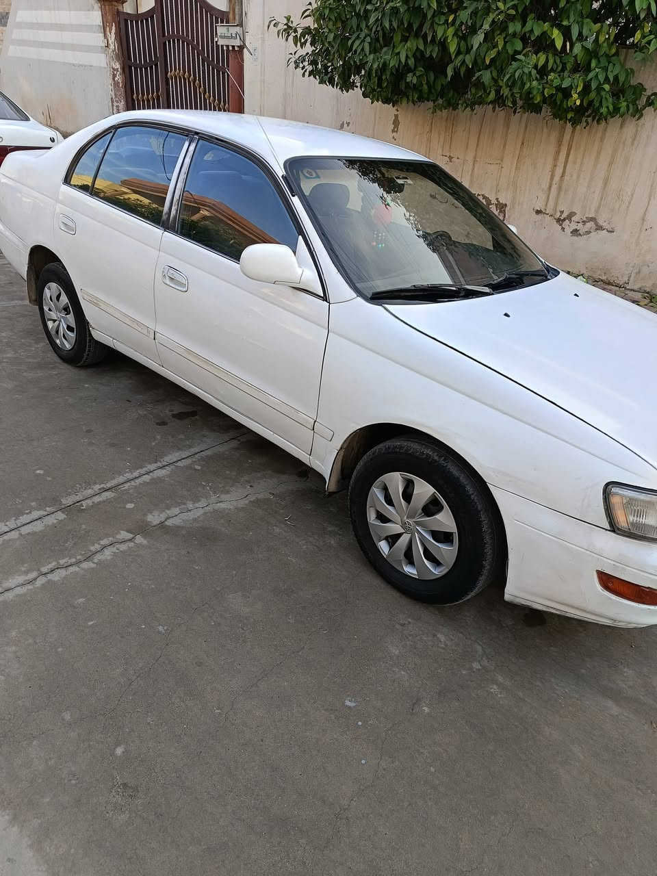 السلام عليكم .للبيع سيارة كرونا موديل 93 رقم بغداد باسمي بي دفتر بانزين السعر 50 بيها مجال....
***********
