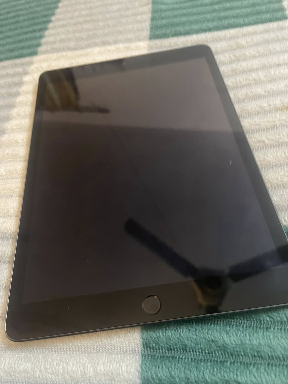 ايباد 9 ذاكره 46 غراضه كامله مكاني بغداد حي القاهره السعر 250 ***********
