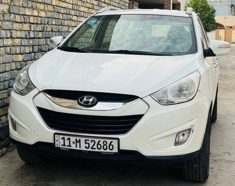 السلام عليكم البيع نقد ***********
توسان 2012 خليجي مكينه 2400 دوش 

رقم بغداد انكليزي تحويل مباشر 

سياره جديده كلش ماجناي مانقص برغي 

ودخل جلد جوزي  تخم تاير حداديه امامي خلفي جدبد

سنار كدامك طخات بصيطه 

مكان السياره بلكوت مركز مدينه الاستفسار اكثر 

***********
