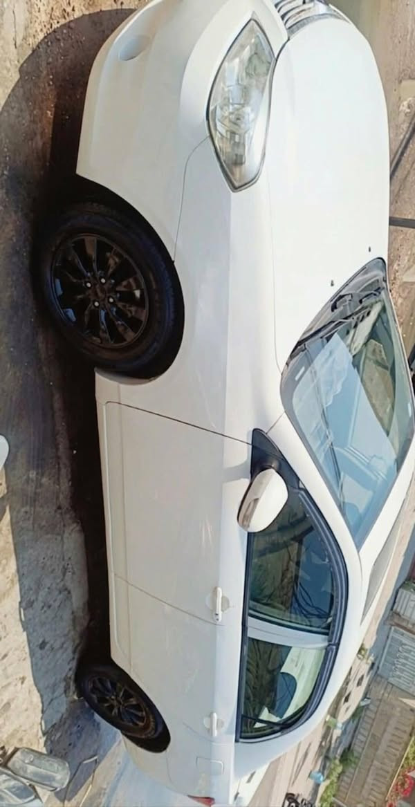 السلام عليكم بي وايدي موديل (13) G3
رقم بغداد تحويل مباشر بأسمي 
تخم تاير جديد 
تبريد شغال تدفئه شغاله ملغيه 
تحكمات ستيرن 
كشنات جلد 
كهربائيات كامله 
صدر خلفي امامي جديد 
سياره نظيفه 
التواصل واتساب ***********
