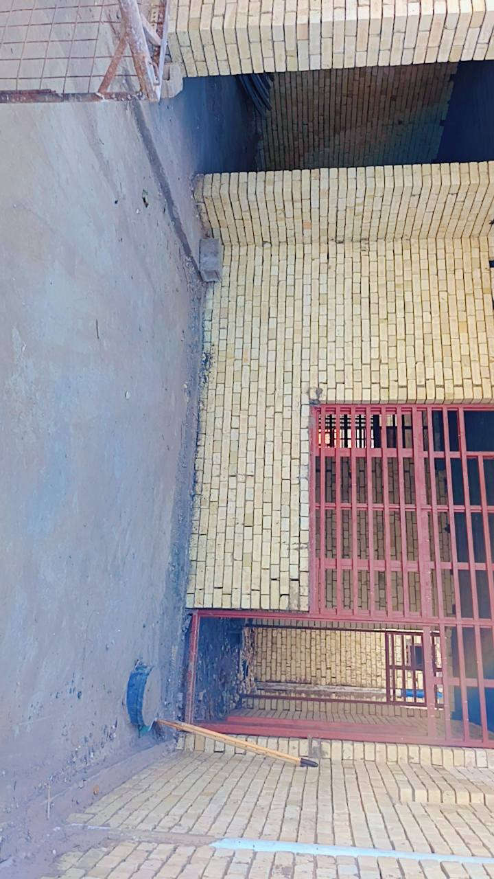 سلام عليكم بيت اللبيع بل دوانب مقابيل صورت سيد بشارع تشابيه المساحه 200متر مكلف بل نشر الستفسار نتصال برقم***********
