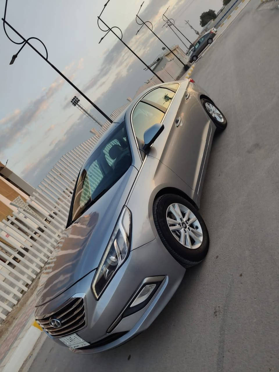 سلام عليكم ورحمت الله وبركاتة هونداي سوناته موديل 2015 رقم ذي قار حره تحويل ثاني يوم سنويه جديده وارد امريكي مكفوله من تبديل بس مقدمت بنيد صبغ موصفات ويل كب تحكم مكينه 2400 بلاجكتورات عنوان ناصريه السعر 123 وبيها مجال بسيط للاتصال ***********
