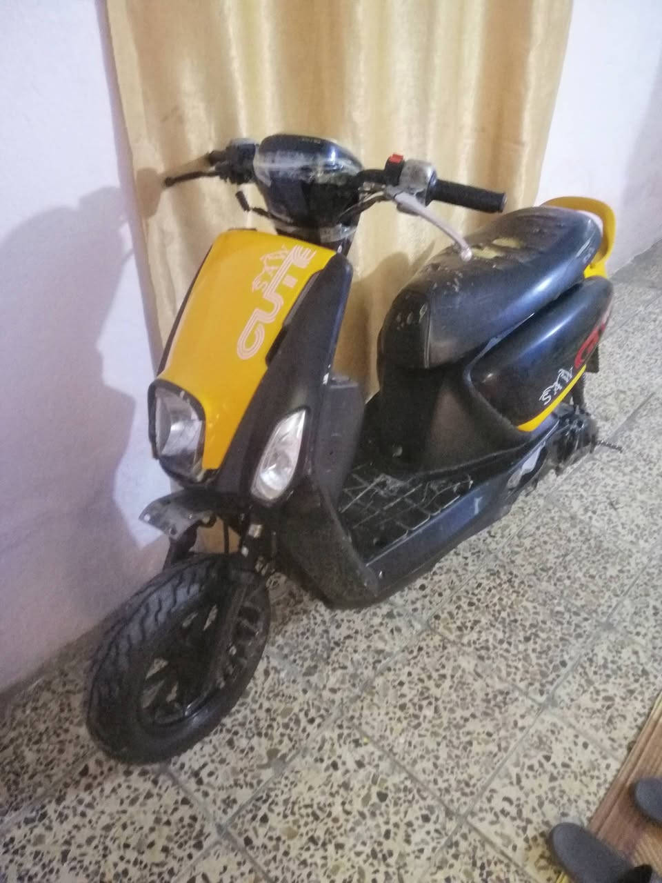 سلام عليكم دراجه للبيع او مراوس تشتغل بس تخربط متمشي يمك طبك بيها ب الضفيره السعر ٢٠٠
 ***********
