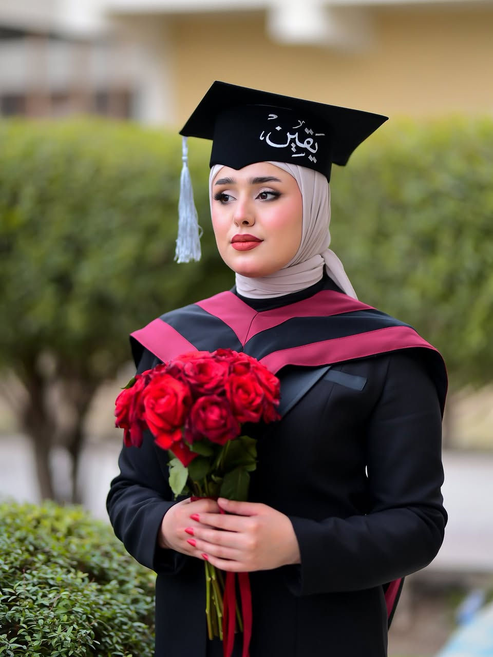 من تصوير التخرج 2026 
للحجز مراسلة الصفحه 
أو الاتصال ***********
