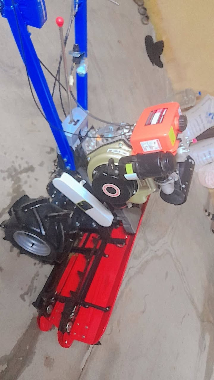 السلام عليكم من رخص الادمن
حاشوشه للبيع 13حصان نوعيه كاما تحش الجت والبرسيم والشعير والحنطه العنوان بغداد المدائن الاستفسار الاتصال والمراسله على رقم ***********
***********
