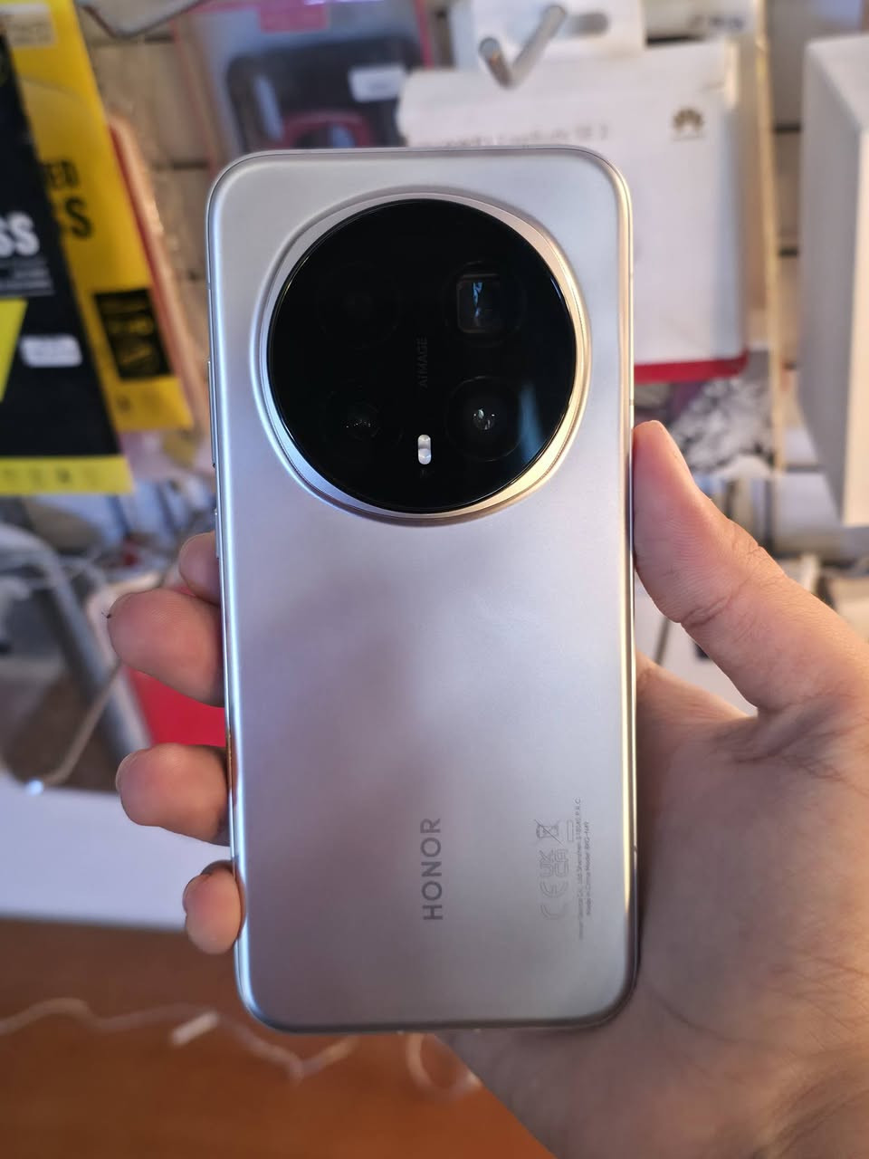 هونر ماجك 8 برو للبيع
ذاكرة 512 
عشوائيه 12+12

جهاز اوبن بوكس 

كامل ملحقات غير مستخدمه 
شاحنه كيبل كفر باكيته

السعر مليون و175 قفل

يوجد توصيل لجميع محافظات العراق 
للحجز راسل الصفحة 
واتساب ***********

صفحة تتوفر بيها الأجهزة المتوفرة https://t.me/mohamd_phone
#هونر #للبيع #توصيل_لكل_العراق #العراق #مستخدم
