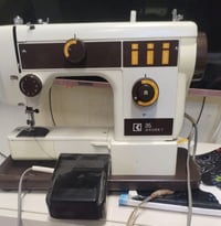 مكينة خياطة • كلش نضيفه • بيع مستعجل