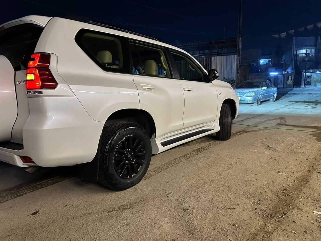 السلام عليكم
للبيع تويوتا برادو 2023 

رقم السياره :دهوك 

عنوان السياره  : بغداد——————————————-

———————————————-

السياره حالياً ماشيه 23 الف 

وكالة السياره SAS 

________________________________

📍نظام الدفع : دفع رباعي 4✖️4

📍الويلات : قياس 19 إنش

✅ نظام قيادة (Eco - Normal )

✅ بلوتوث + USB +AUX 

✅ Wi-Fi + يوتيوب 

✅ تحكم استيرن بالميديا والاتصالات 

✅ وسائد هوائية 

✅ حساسات خلفية 

✅ مقاعد جلد 

✅ مقاعد الأمامية كهرباء 

✅ نظام مانع انزلاق 

✅ نظام نزول منحدرات 

✅ دخول ذكي + تشغيل عن بعد

✅ مرايات كهرباء

✅ اشاير بالمري

✅ شاشة وسطية 

✅ كامرة خلفية

✅ فتحة سقف 

✅ إضاءة نهارية LED 

✅ دبل خزان وقود 

✅ شحن لاسلكي 

✅ كار بلاي 

وباقي مواصفات TX.S معروفه

السعر ✅ 47500 وبيهه مجال 

للاستفسار ***********
