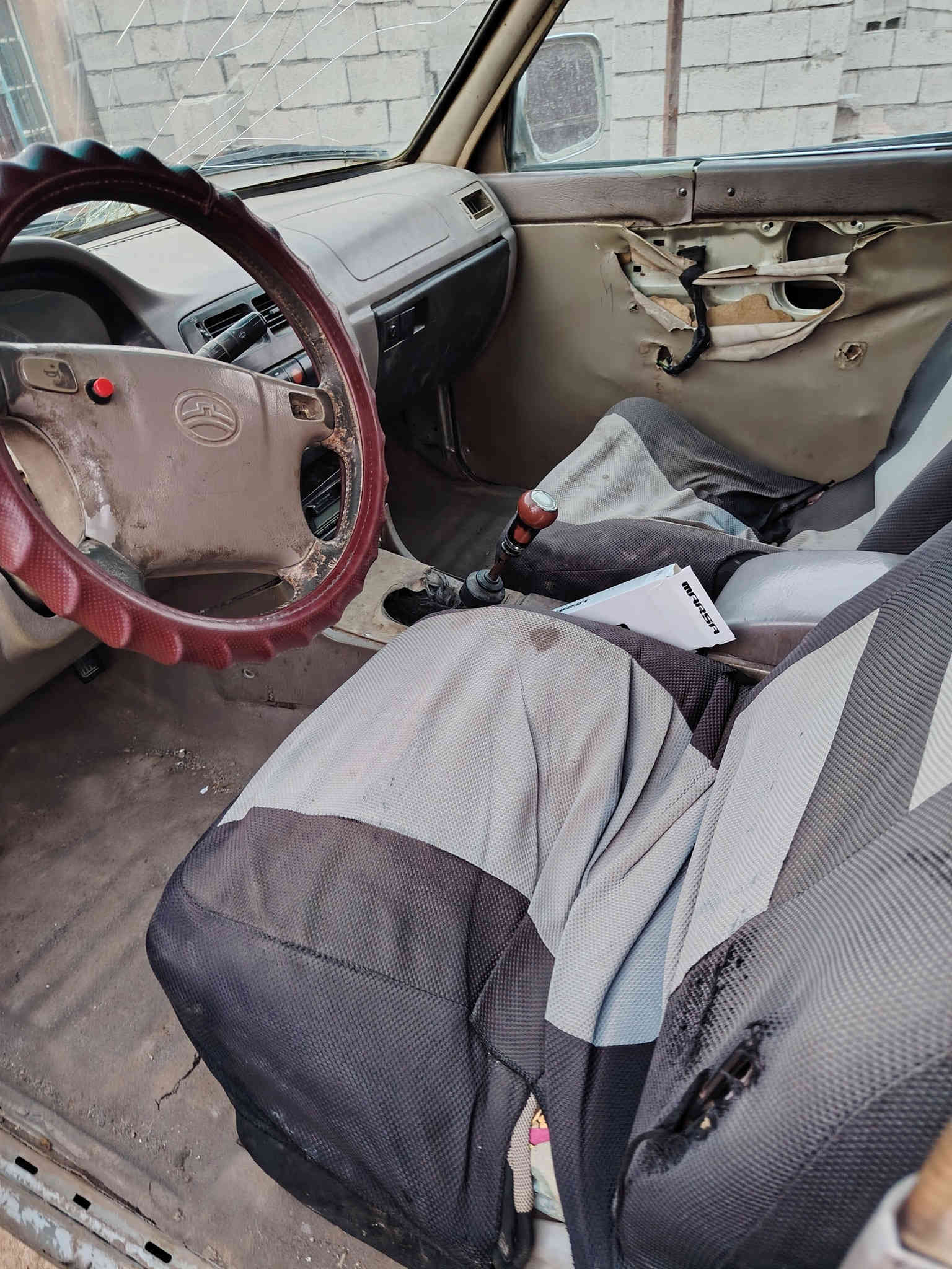 السلام عليكم سوبر دير حبل ما مسجل كير شرط محرك بدايت بخار بدون صرف صدر وتخم تاير جديد كهربيات كلهة شغالة كشر حلو جام كهربائي شغال تفءة شغالة سيارة تكرة سلف ترايك وين معجبك فقط الداخل شوية تعبان السعر ١٩ وبيها مجال بصيط مكان السيارة العلم قريت الربيضة ***********) ***********
