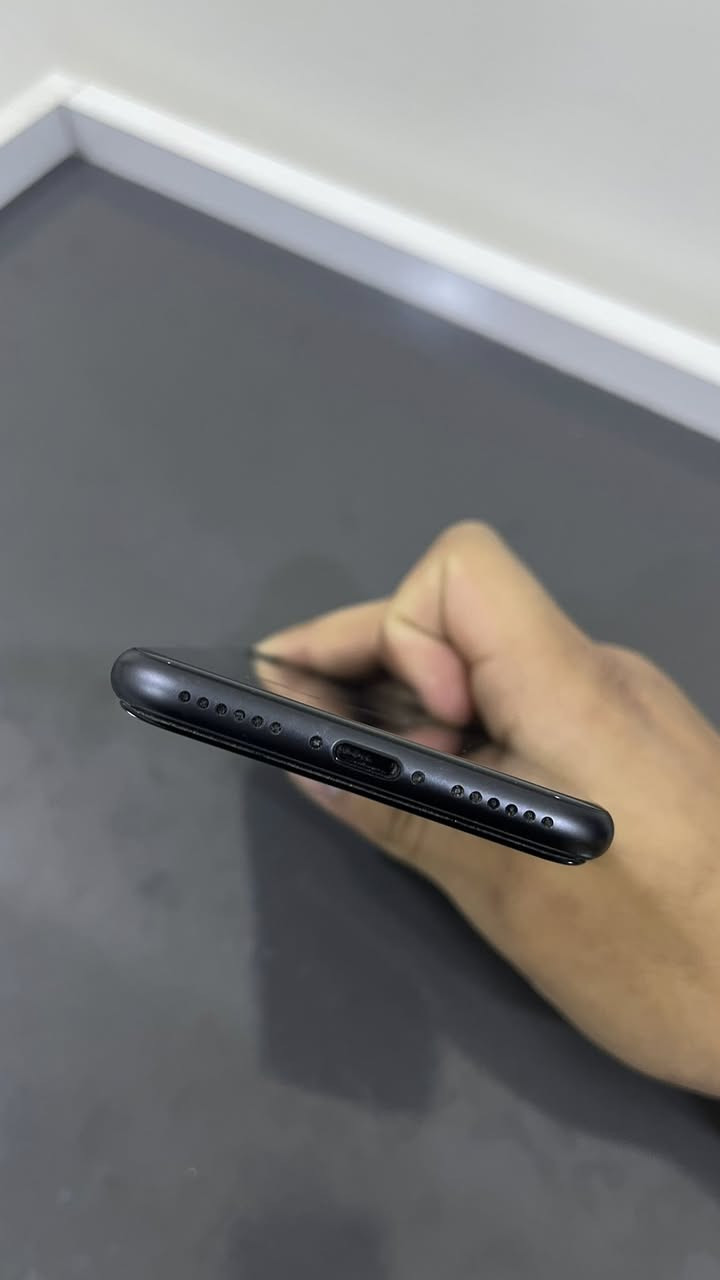 سلام عليكم للبيع ايفون 8 عادي ذاكره 64 
نضافه 100/100 بلادي
التواصل *********** واتساب
