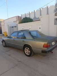 مرسيدس دب • ١٩٩٠ • السعدية