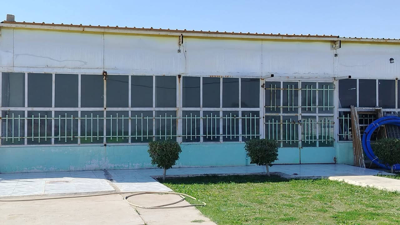 السلام عليكم محل الايجار المساحه مالته 10في 10 موقع بين الحصوه او المشروع طريق حله بغداد عل شارع العام الاستفسار خاص او الاتصال ***********
