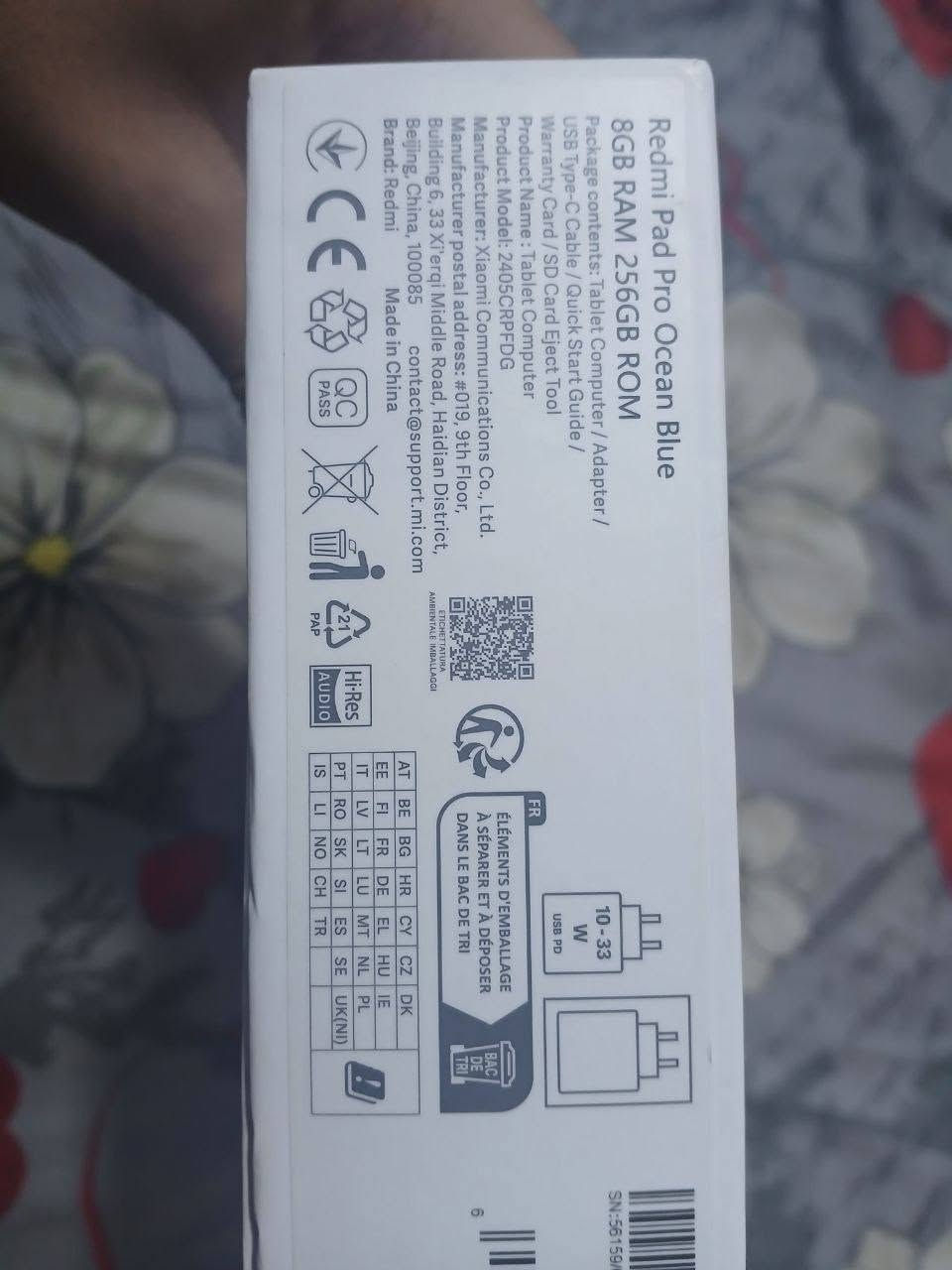 السلام عليكم ورحمة الله
جهاز ريدمي باد برو (Redmi Pad Pro 5G) للبيع 🌟
الجهاز بعده بحالة الوكالة (أخو الجديد)، مامبدل بيه أي شيء وماداخل تصليح أبد.
🎁 الهدايا والملحقات:
كامل الملحقات (الكرتونة والشاحنة الأصلية 33 واط).
حافظة (كفر) للجهاز هدية.

📊 مواصفات الجهاز الكاملة:
الذاكرة والتخزين: الذاكرة 256GB والعشوائية (RAM) 8GB، ويدعم ذاكرة خارجية حتى 1 تيرابايت.
الاتصال: يدعم شريحة اتصال 5G + واي فاي.
المعالج: Snapdragon 7s Gen 2 (بدقة 4 نانومتر، 8 نواة) يعطيك أداء قوي وسلس، ويشغل ببجي 60 فريم مستقرة تماماً بدون حرارة.
معالج الرسوميات: Adreno 710 ممتاز ومستقر بالألعاب القوية مثل ببجي وكول اوف ديوتي.
الشاشة: عملاقة بحجم 12.1 بوصة IPS LCD بمعدل تحديث 120Hz وسطوع 600 شمعة (سلاسة تامة بالاستخدام).
البطارية: ضخمة جداً 10,000 مللي أمبير مع شاحنه 33 واط 
النظام: يعمل بواجهة شاومي الحديثة HyperOS، يشغل نظام أندرويد 16، والجهاز مدعوم رسمياً بتحديثات الأمان والتحسين من الشركة حتى شهر 8 من عام 2027.

📌 ملاحظة: الجهاز يدعم القلم الذكي (Redmi Smart Pen) ولوحة المفاتيح الخاصة به (لكن ذني ينباعن منفصلات بالأسواق يعني مايجي ويه الجهاز ).
📝 باختصار: الجهاز توب ومناسب جداً للدراسة بفضل شاشته الكبيرة والـ 5G، وممتاز للألعاب والتصفح.
💵 السعر: 300 ألف دينار عراقي (وقابل للتفاوض البسيط للجادين).
📞 للتواصل: المراسلة على الخاص (الماسنجر) أو على التليجرام عبر المعرف: @AJN_AJN
والعنون الديوانية 
وشكراً لكم.
ملاحظه: الجهاز يجي وياه حساب كول اوف ديوتي موبايل مامشحون للي يلعب كول اوف ديوتي


**إذا كنت صاحب هذا الإعلان وتريد حذفه لأي سبب، رجاءا أرسل رسالة إلى الدعم الفني**