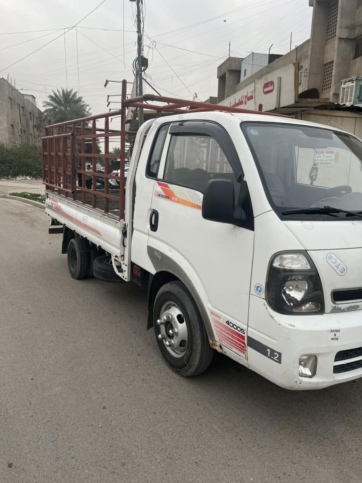 كيا فحل موديل 2013 رقم بغداد سنوية لغاية 28 مكفولة من الضربة جاهزة متصرف عليها ولا دينار تبريد تايرات شاشة حساسات بس نقص كامرة خلفية السعر 125 ورقة وبيها مجال الاتصال على الرقم ***********
