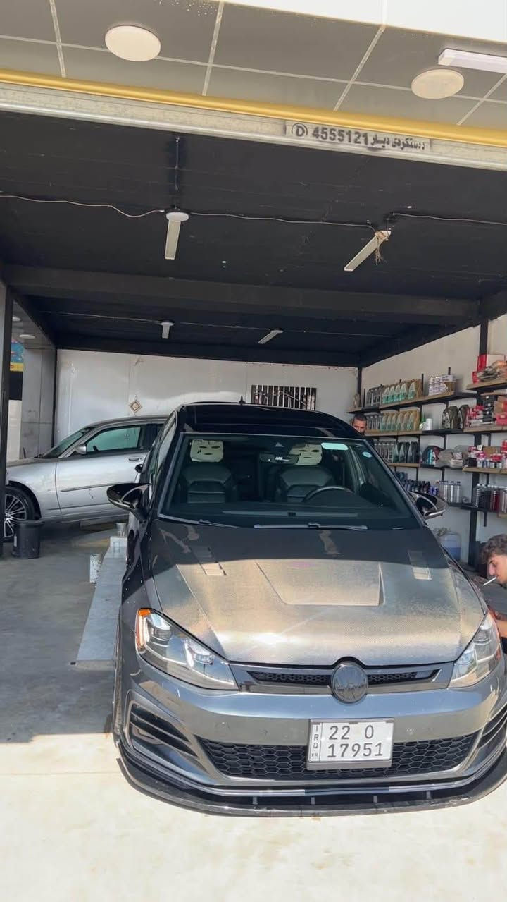 گۆلف ٢٠٢١ GTI 
قەپات مواسەفات زۆر جوانو خاوین مایتەوە یەک دینار مەسروفی نیە 
کامل جوانکاری لۆ کرایە سوکان کاربۆن بۆنیت کاربۆن کامل دەسکاری گیرو مەکینە بە شەرت برخی لی بانەدرایە دارو بەردی بە شەرت
٤ پارچەی سبوخە بەبی ژۆری ئیرباگ سوکانو شان سیستەمە بۆنیتشی کرایتە سپۆرت 
٥٥ مایل رۆییە
١٤٨ مەجالەکی کەم 
*********** أربيل, العراق
