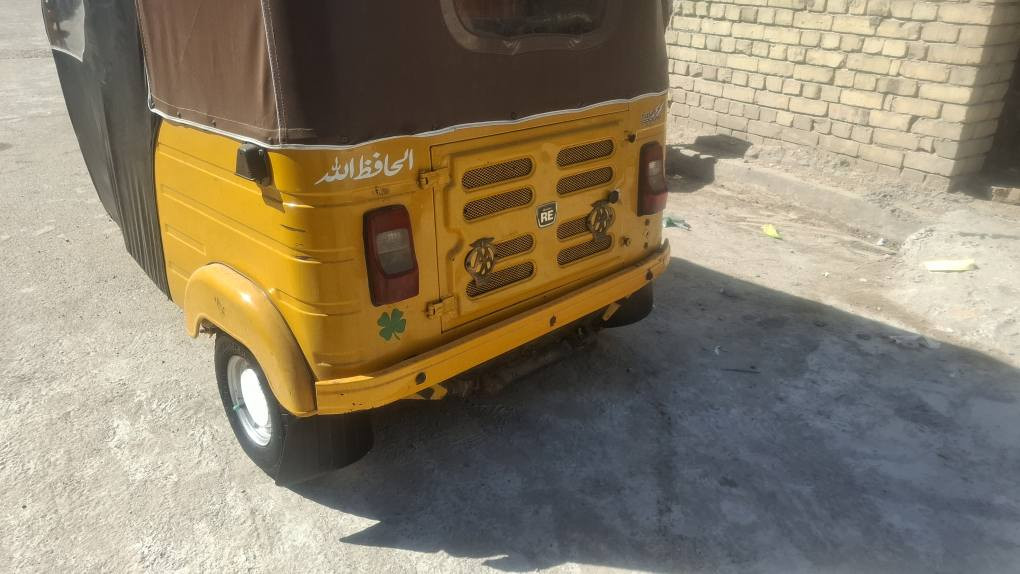 تكتك ٢٠٢٠ مكفوله كفاله عامه رقم انكليزي هزه جديده بيهه بس هاذ  الخياس موضح بالصوره تخم تاير السعر ٧
***********
