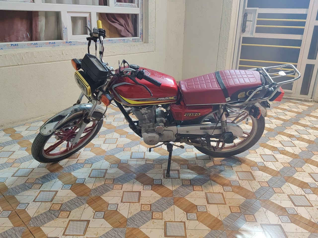 السلام عليكم اخوان دراجه ايراني للبيع كاملة وجاهزة اوراق وكذا كله جاهزة موديل 21 مكان ابو غرييب للاستفسار اتصل على///***********///***********//السعر 450 وبيها مجال
