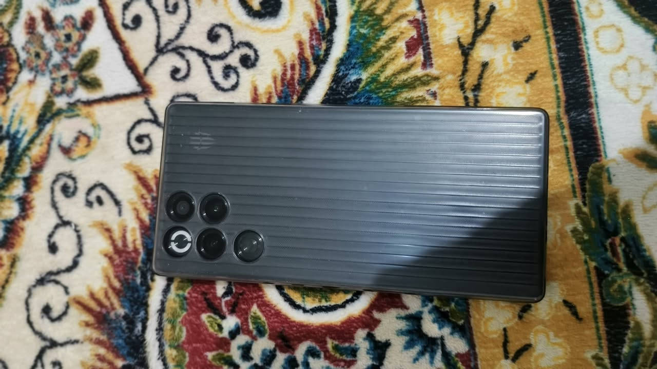 ريد ماجك 11برو 
جديد صارله سبوع
ذاكره 256
كامل لحقات
950
***********
