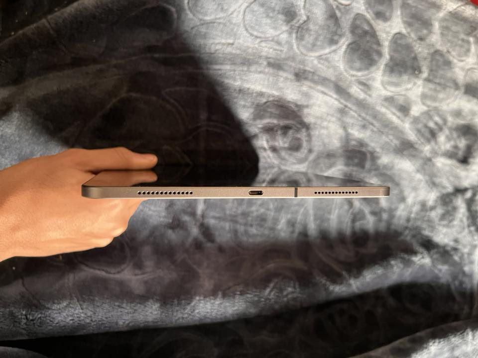 سلام عليكم 
ايباد برو 2018 للبيع 
ذاكره 256 
بطاريه 92 
فيس ايدي
شريحه 
120 فريم بالببجي 
الجهاز ما مفتوح و لا قطعه مبدله بي 
سعر 600 و بي مجال قليل 
رقم *********** 
واتساب و اتصال فقط 
مكاني بغداد الزعفرانية
