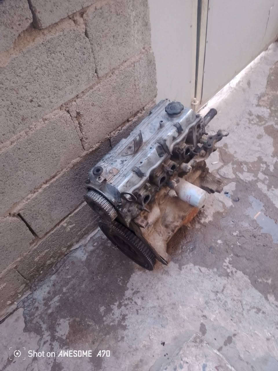 مكينه وكير سايبه المكينه بيها تبخير قليل
والكير على الضمان 
مكاني بغداد شعله 
السعر قفل ٢٥٠الف

واتساب
***********
