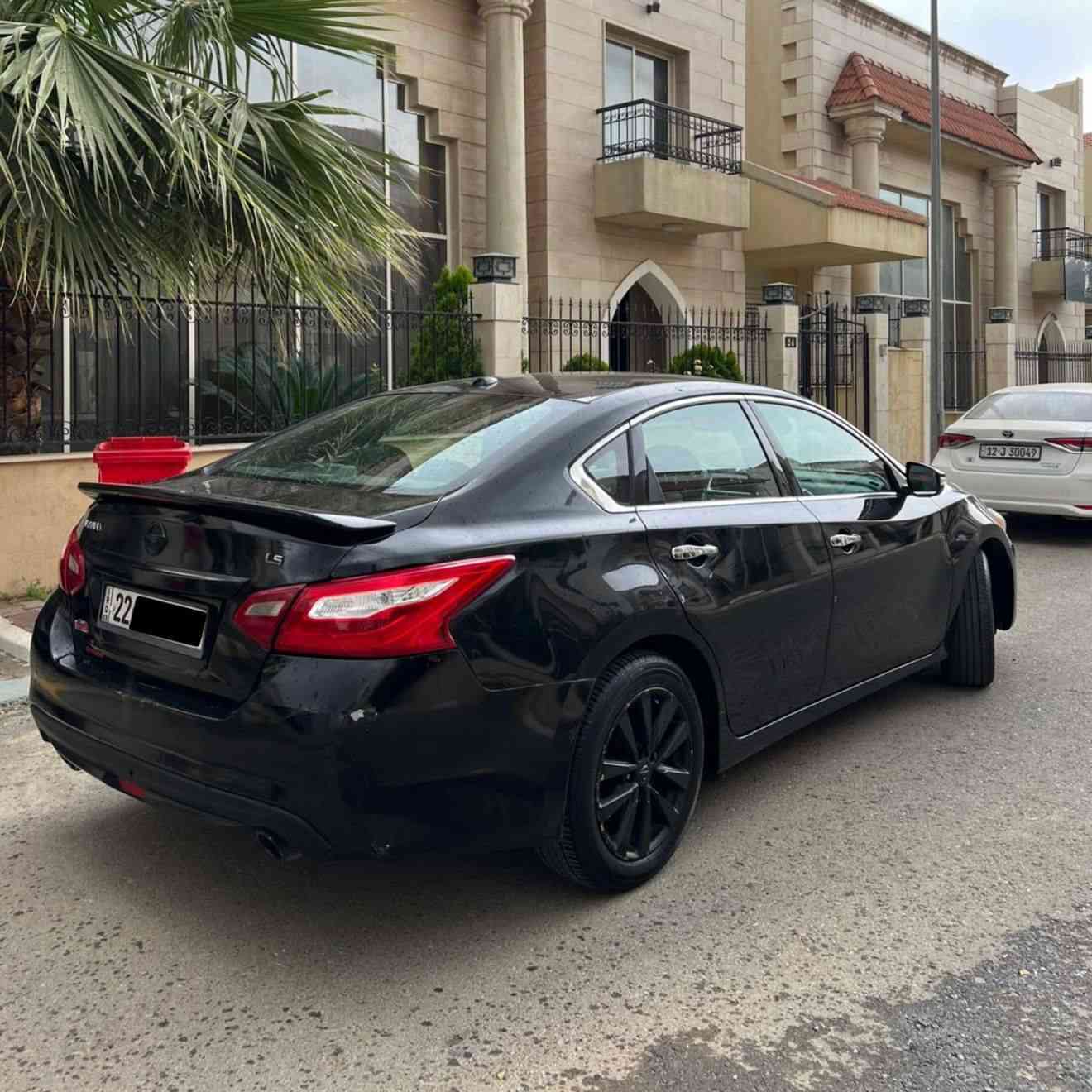 نيسان التيما 2018 فول مواصفات SL بدون فتحة سقف
ماشية 114 ميل 
كير و مكينة بشرط 
موصفات 
رادار امامي و جانبي 
نقطة عمياء 
كشن تدفئة 
ستيرن تدفئة 
تشغيل عن بعد 
مقاعد كهرباء 
ضرر صندوق و شبر من جاملغ سايق و سكن 
و بارد شبر بل جامغ سكن امامي

سعر 12.000$ و بي مجال بسيط 
للتواصل واتس او اتصال 
***********

