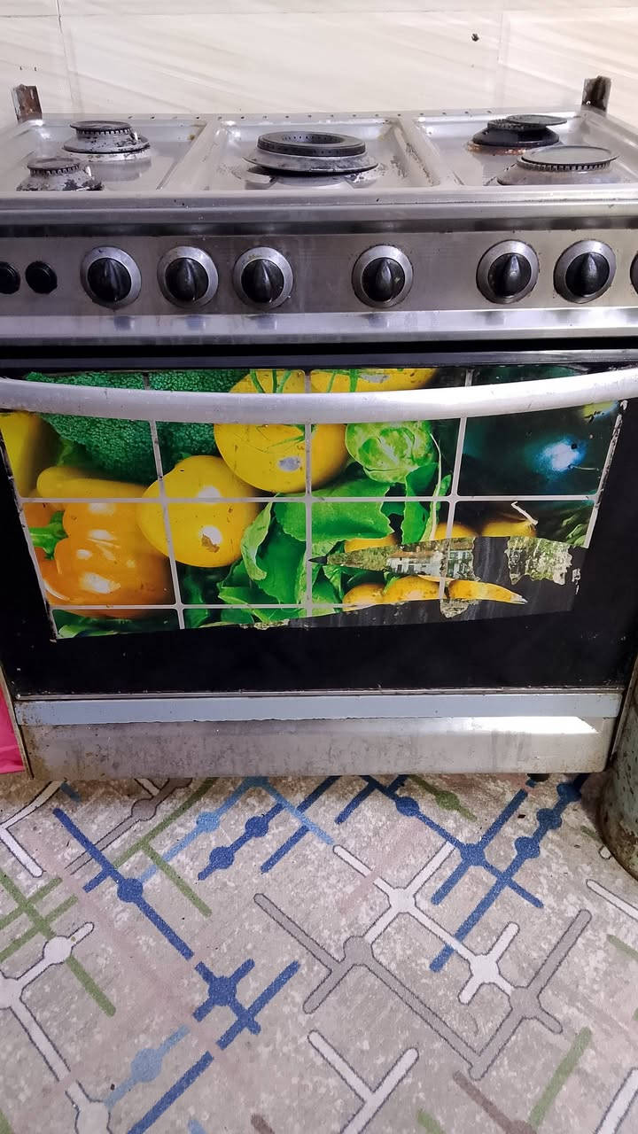 طباخ ايديال مصري باحاله جديده نار زركه مابيه خياس أبد خمس مشاعل للبيع ( ١٨٠ ) بيه مجال ***********
