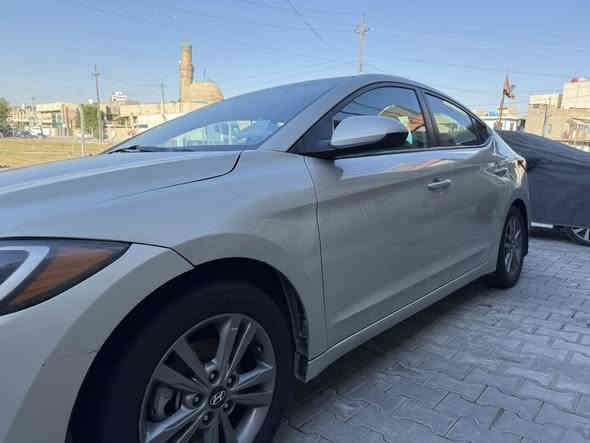 السلام عليكم النترا 2017 لون شمباني وارد امريكي حادث امريكا مقدمه البنيد وجاملغ السايق كلير وبالعراق بيه جاملغ السكن صبغ ابيع 3 قطع بدون تبديل وبدون ايرباك ليبل واحد وعلى ايدي صار 5 سنوات السيارة ماشيه 83 الف ميل دهن اصلي بانزين اخبط محسن وعادي ماافول عادي ابد السيارة كاعده وجاهزه من كلشي صدر امامي البارحة مبدل مال جناي  مو مثل الجاي ينعرضن بالفيس صور شكل والواقع شكل نص مواصفات مو se الغرفه نظافة 99 ‎%‎ كير مكينه حداديه كهربائيات تبريد امانه الله بعز الصيف شرط ثلج 
السعر 124 مجال بسيييط جدا حك جيتك 
السنويه نافذه مشروع وطني بااسمي 
شباب كلشي ذكرت بالمنشور وصور الحادث بالمنشور 
تعليقك يعكس اخلاقك وكلكم على راسي 
مكان السيارة بغداد الحرية موجود خاص او واتساب او اتصال
***********
ملاحظة تصوير فديو للسيارة موجود راسلني واتساب ادزه لان ميحمل بالمنشور
