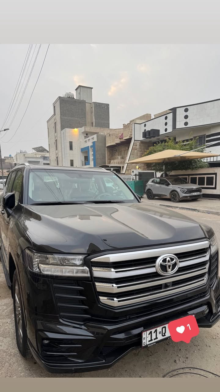 يا الله السلام عليكم لاند كروز موديل 2024 لمتد فول مواصفات شاشات خمس كامرات حساسات كشنات جلد تدفئه تبريد بالكشنات باقي المواصفات معروفه  السياره جديده بمعنى الكلمه ماشيه 9 الاف فقط مغلفه ppf بالكامل السعر 75000 للأستفسار *********** واتساب فقط عنوان السياره بغداد زيونه
