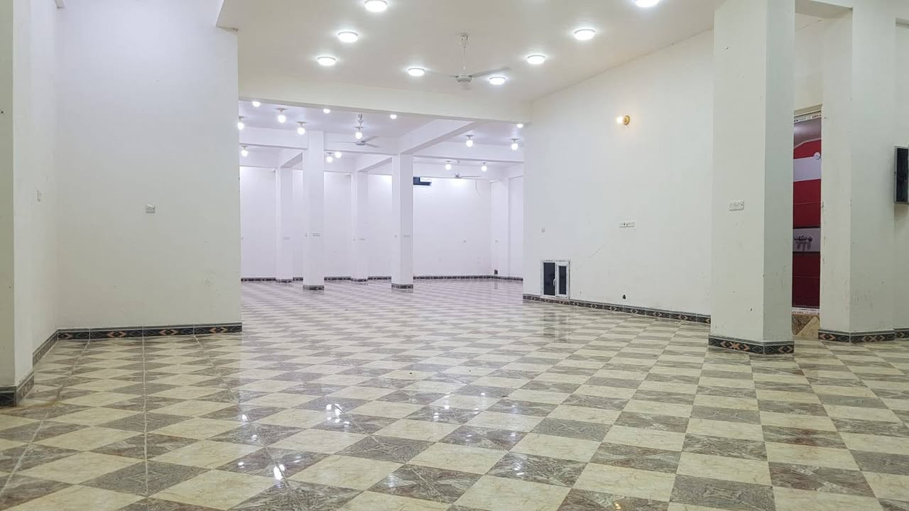 رائع! إليك إعلان احترافي لقاعة للإيجار يصلح لأي غرض، مع مخزن، وقريب من "مركز الرمادي" قرب مطعم القصر الابيض.
🏢 قاعة مميزة للإيجار – متعددة الاستخدامات! 🏢

📍 قريبة من المركز الرمادي – موقع استراتيجي ومميز.

هل تبحث عن المساحة المثالية لمناسبتك أو مشروعك؟

لدينا الحل الأمثل:
✨ قاعة للإيجار تصلح لكل شيء ، عدى الكوفي
المساحة الكلية ٢٥٠
العرض ١٢ متر...
النزال ٢٥ متر....
الواجهة ١٥ متر....
السعر مناسب جدا..

✅ تصلح، ورش العمل، التدريب، المعارض، وحتى الاستخدام التجاري أو التخزيني.
✅ تصميم عصري ومساحة واسعة
✅ مرافق نظيفة وكاملة (دورات مياه – إنارة ممتازة – تهوية جيدة)
📦
✔️ مثالي للتخزين أو التحضير المسبق للفعاليات
✔️ أمن وسهولة وصول
💡 الموقع: قريب جدًا من المركز الرمادي – سهل الوصول – متوفر مواقف سيارات.
عنوان.. الرمادي الصوفية قرب مطعم قصر الأبيض او مطعم كوزال او قاعة خاتون او معرض أثاث الانبار....
للاستفسار الاتصال على الأرقام أسفل الصفحة 
________________________________________

للمزيد من التفاصيل 

او الاتصال على الارقام التالية … 

 ***********  واتساب ✅ ***********  واتساب ✅ .

 *********** واتساب ✅ 
 

🛑نستقبل من حضراتكم كافة العروض العقارية🛑

🟡رضاكم هو أهم أهدافنا التي نتطلع لها دائماً🟡
رائع! إليك إعلان احترافي لقاعة للإيجار يصلح لأي غرض، مع مخزن، وقريب من "مركز الرمادي" قرب مطعم القصر الابيض.
