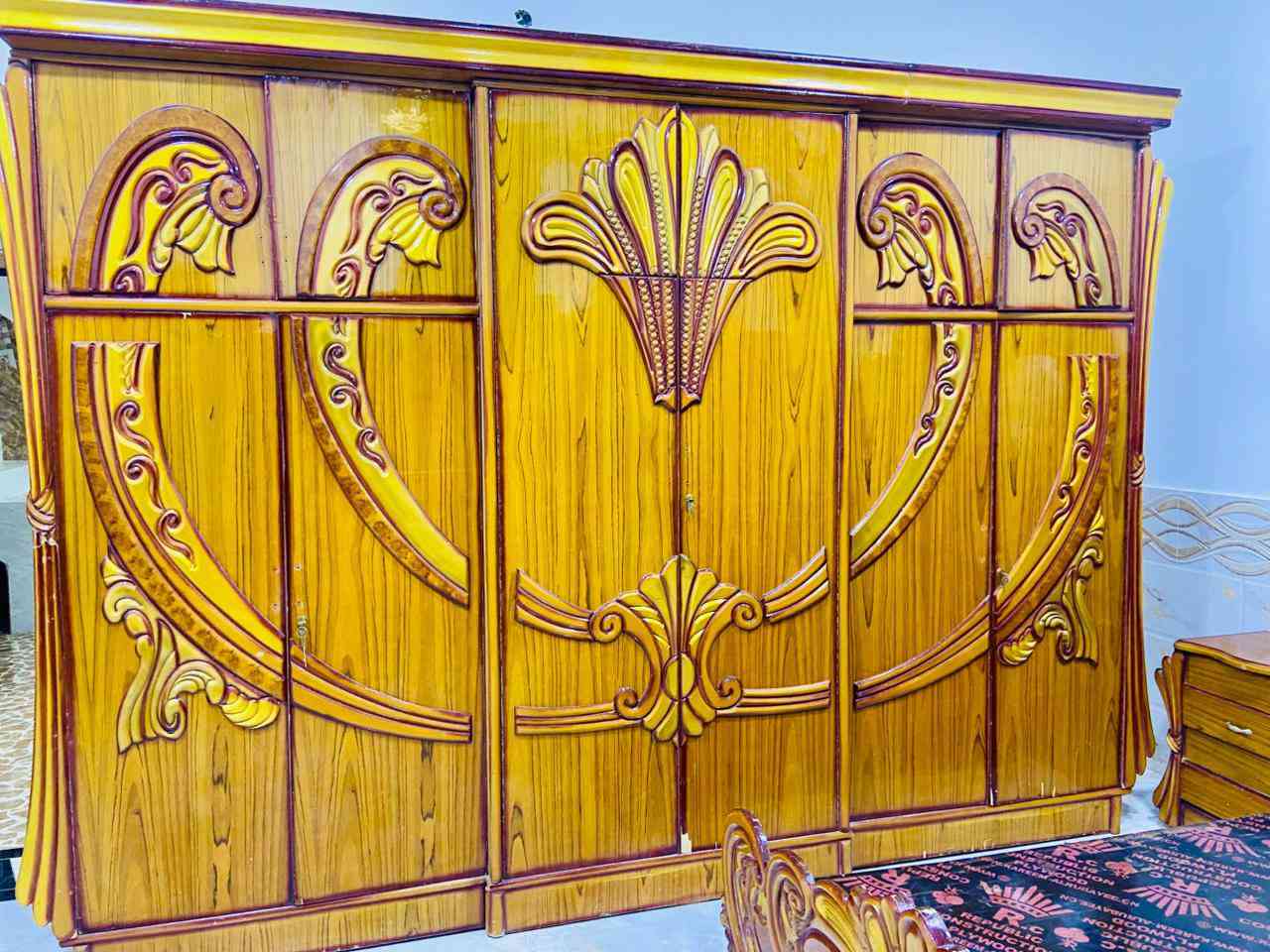 للبيع غرفة نوم توج خشب صاج حطاطه ثقيل كنتور ملحق 6طابقين استخدم قليل نضافه 100/100  
عنوان الرمانه البعبيد 
سعرها مليون 50 وبي مجال 
يوجد نقل وشد مجاني واصل لباب بيتك 
‏‪***********‬‏
