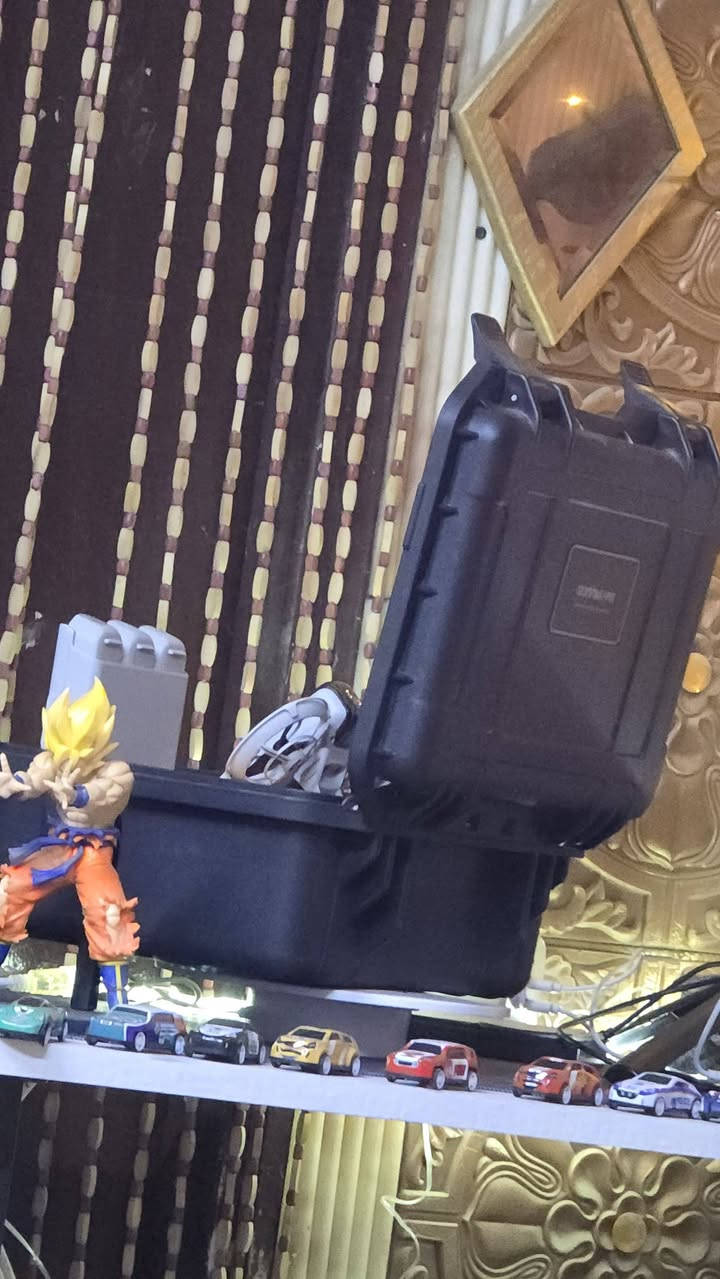 درون dji  نيو 4k  نضافه 99 بل ميه.
بغداد.   توصيل  دخل بغداد فقط  ولي يحب يجي علا راسي اخلي. ***********
