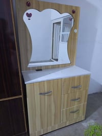 لەکەلار شێروانە • ٤دەرگا • ميز تواليت