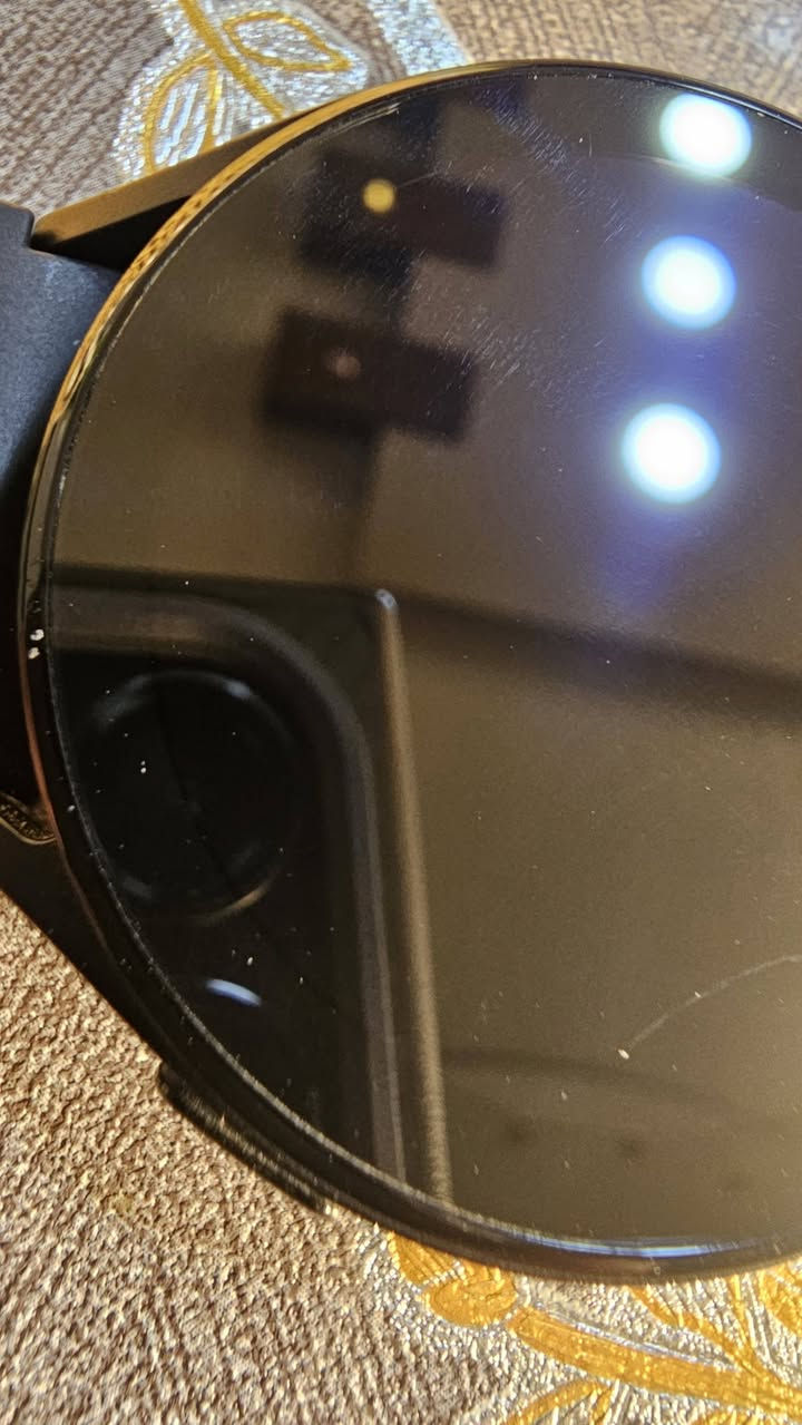 التفاصيل:
​الموديل: Samsung Galaxy Watch 5 (SM-R910).
​الحجم: 44mm (الحجم الكبير).
​الحالة: الساعة نظيفة جداً، الشاشة كريستال (صافية بدون خدوش)، البطارية أداء ممتاز (يومين تقريباً حسب الاستخدام).
​الملحقات: الشاحن الأصلي (Type-C) موجود.
​السعر: 140 الف (وبيها مجال ).
​المكان: الموصل


**إذا كنت صاحب هذا الإعلان وتريد حذفه لأي سبب، رجاءا أرسل رسالة إلى الدعم الفني**