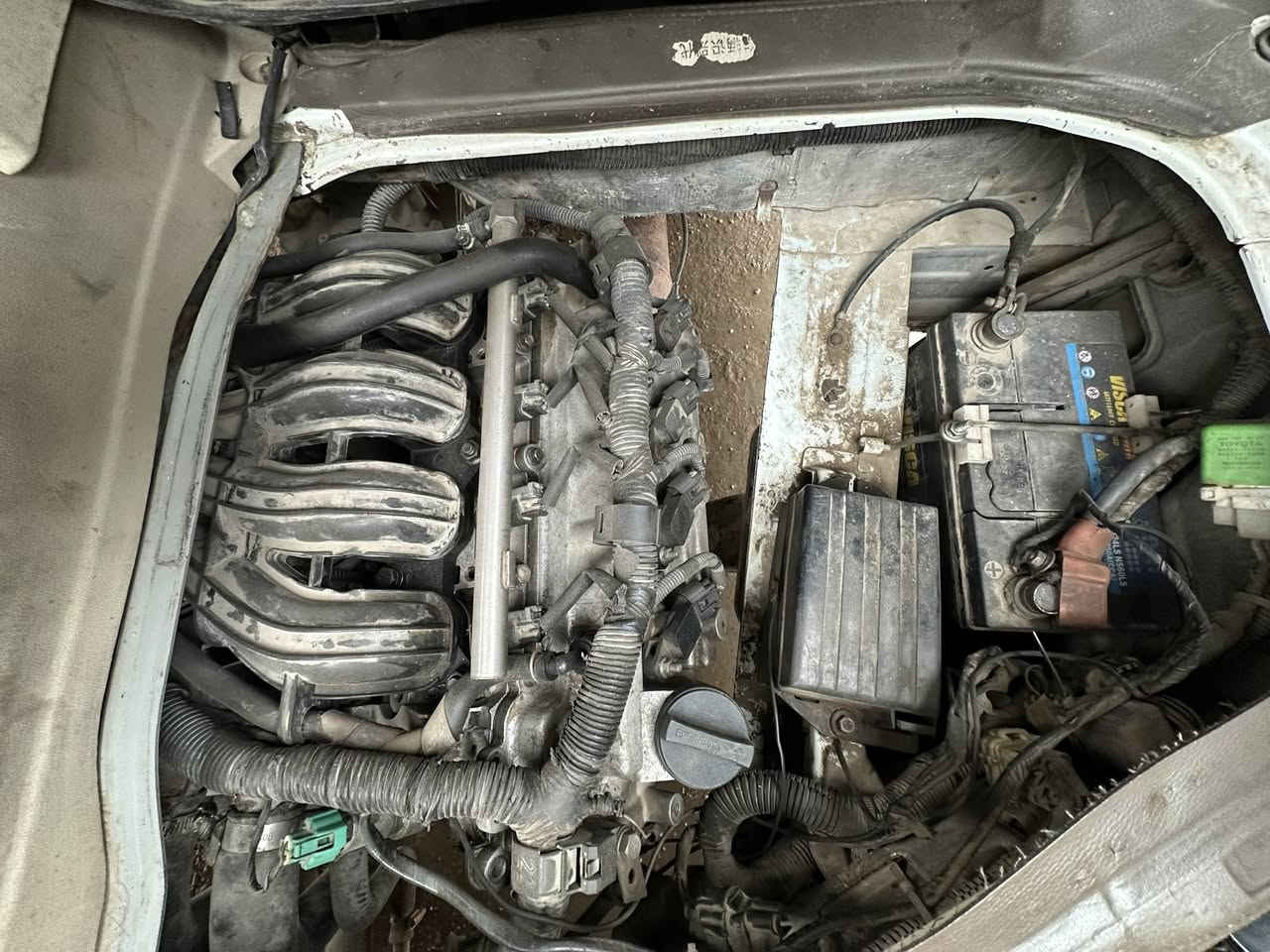 سلام عليكم سيارة فاو خشفة للبيع سيارة شغلة و خير من الله بس بيهة شوية نقوصات وبيهة ضربة بل صفحة الخلفية ورقمهة بغداد انكليزي وعنواني زعفرانية واي استفسار اني خادم وهذا رقمي ***********
