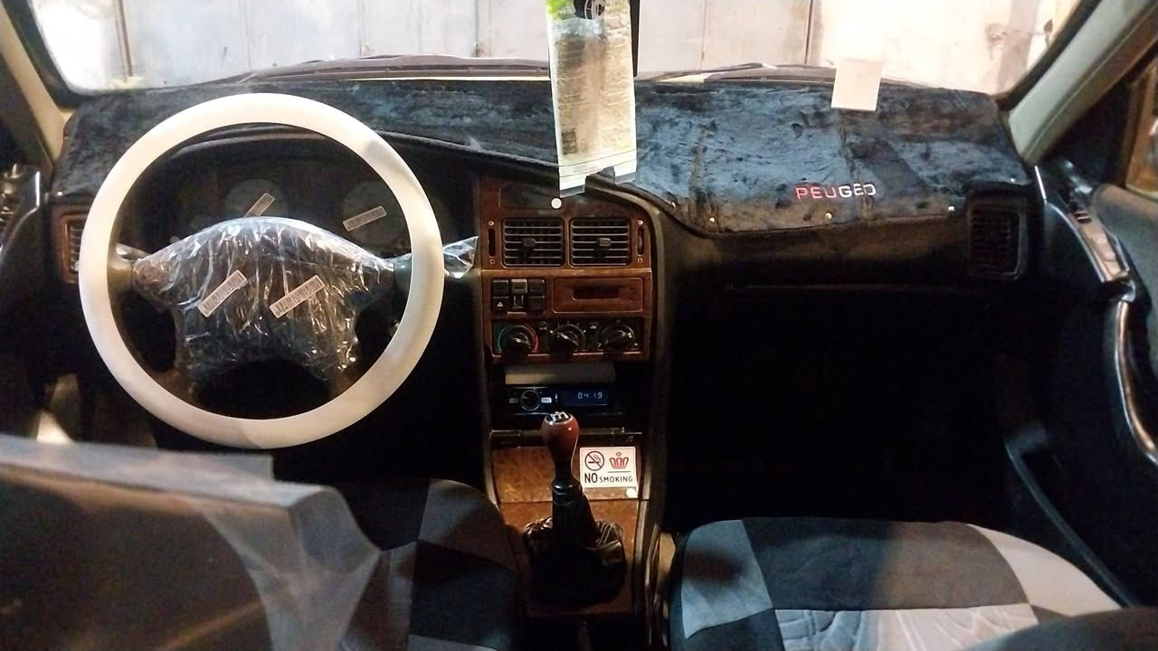 يالله / اخي اقرا المنشور عدل
بيجو بارس مديل 2015 بصره 
 مكينه كير حداديه كله تمام. سنويه جديده
مصفره هيئه وغرامات تحويل ثاني يوم
بدي مكفول من الظربه القويه والتبديل بيها صبغ  مكانات فقط دواخل حلوه ونضيفه 
السعر ( 37 ) 
العنوان البصره حي الرساله الشارع العام
للستفسار اتصل غير متواجد ع النت
***********. / ***********
