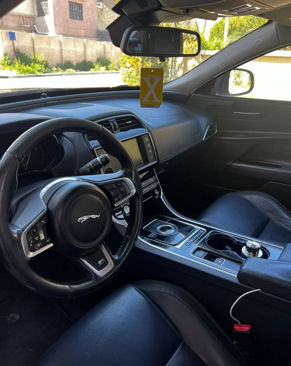 جاكور xe RSport خليجي وكالة سردار بدون صبغ محرك و كير مكفول ماشية 117 الف  ***********
