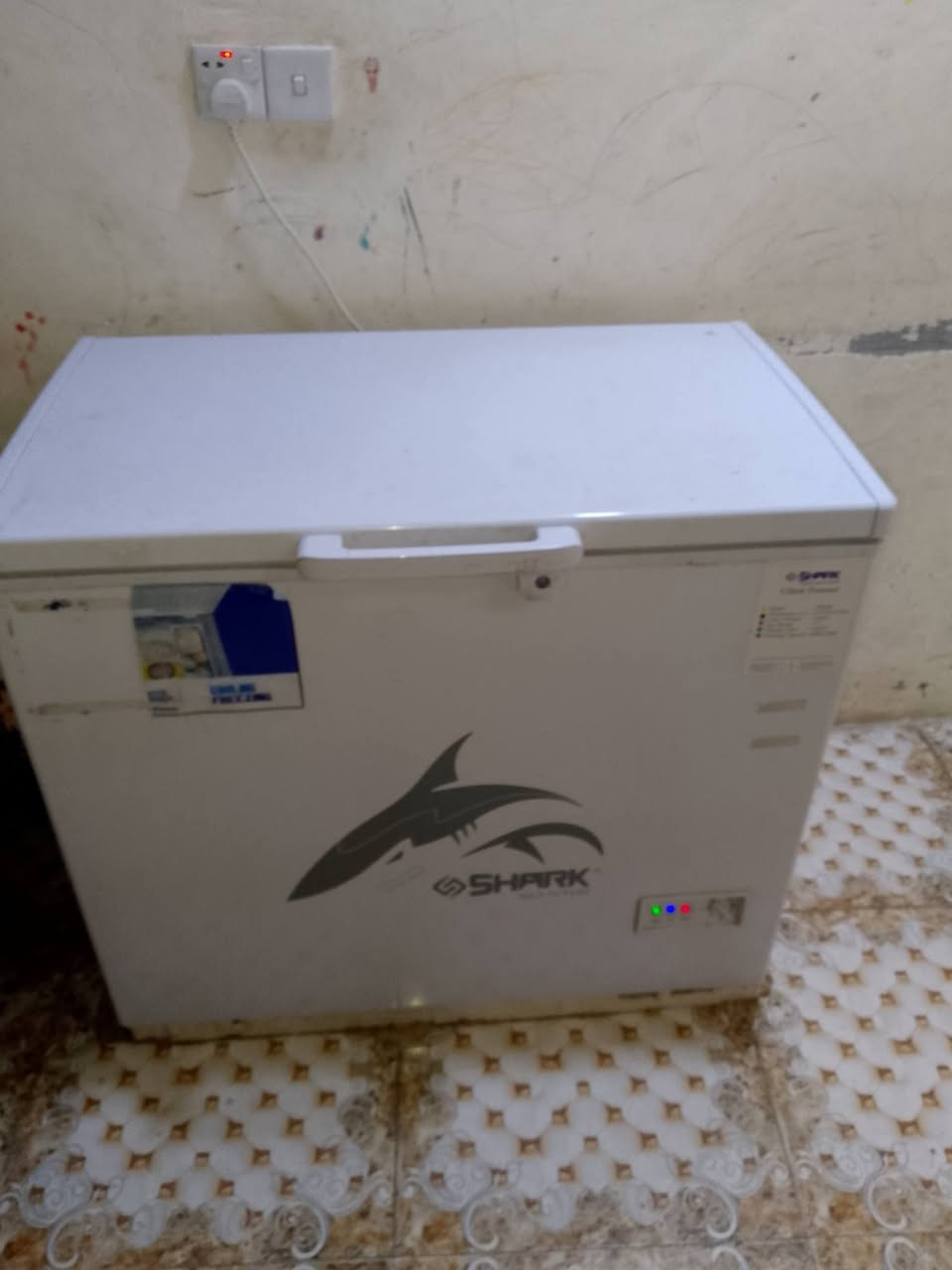 مجمده للبيع بالكارتونه جديده استعمال قليل السعر 300 بعقوبة للاتصال ***********
