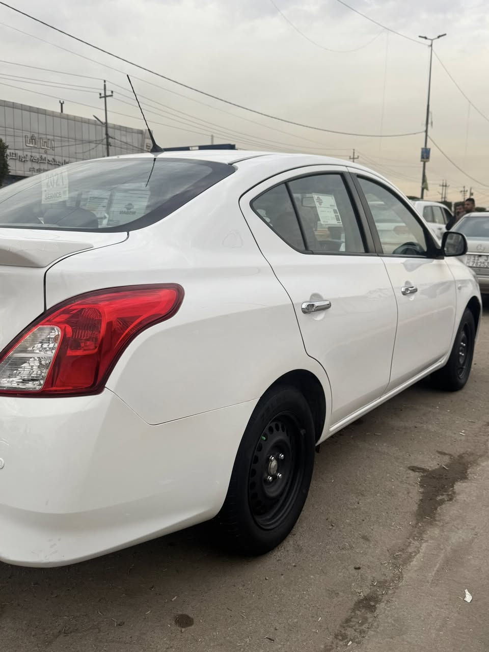 ‏سلام عليكم 
اخواني نيسان سني هندي بليته الزركه 
مديل 2021 مكفوله كير مكينه وكهربائيات وتبريد تدفه كله شغال صدر امامي خلفي جديد وتخم تاير جديد 
السياره بيهه مكان بارد بصيط ماشيه  69
الشراي يتصل السعر 118 وبيهه مجال 
ملاحضه الخاص مغلق 
العلوان بغداد قرب ساحت امضفر  
رقم الهاتف *********** ￼
