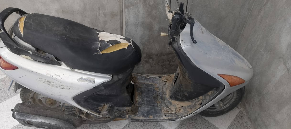 للبيع عوزاه بس واير مال سكليتر. محرك نضيف السعر ١٩٠ وبيهه مجال مكاني حله ***********
